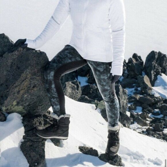 Athleta Frost High Traverse Legging - Picture 11 of 11